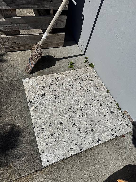 Rivestimenti per pavimenti: FMG Fliesen Venice Villa – Usato da Münsingen venduto da ban_m9wc