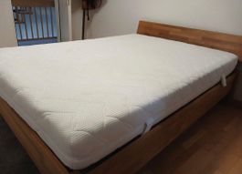 Doppelbett140*200 mit 2 Nachttisch