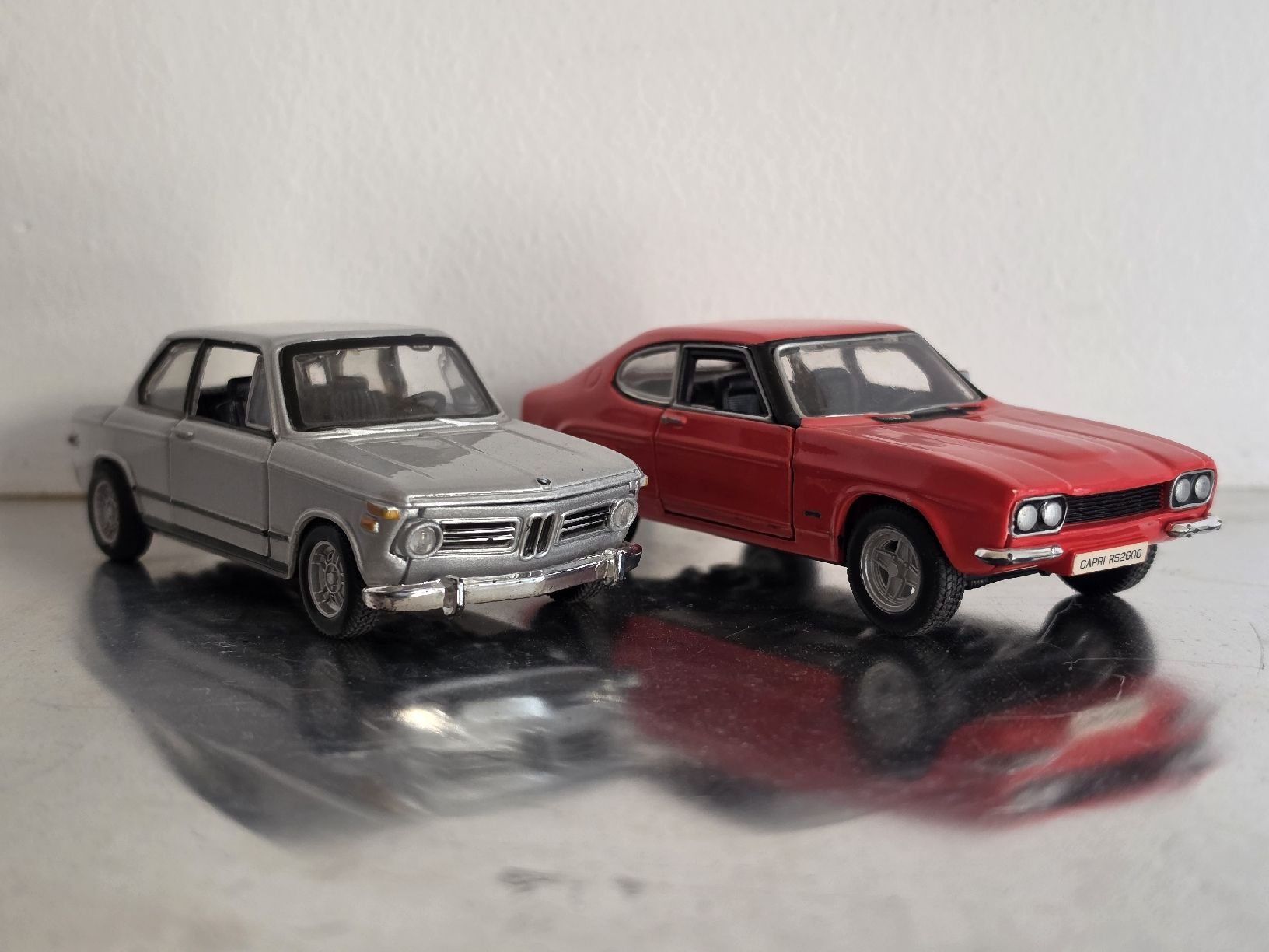 Bburago Modellini d'auto: Model Autos Ford Capri & Bmw 2002tii 1:32 – Usato da zürich venduto da val_yr8v