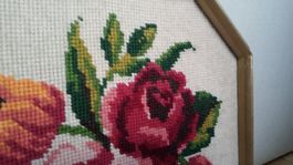Kreuzstich Bild Blumen Rosen Handarbeit Gold Rahmen gerahmt