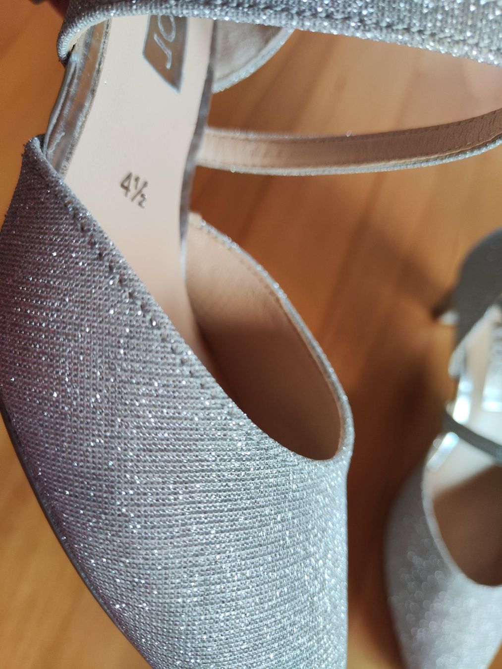 Gabor Scarpe da donna: Gabor Pumps silber Grösse 4.5 – Usato da Andelfingen venduto da fair_trade_with_me 2