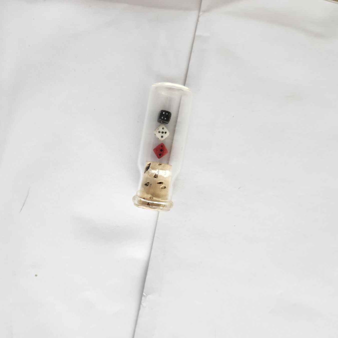 Tutte le decorazioni: Glasfläschchen darin 3 farbige Mini Würfel – Nuovo (secondo la descrizione) da Unterägeri venduto da ani_pn8n 4
