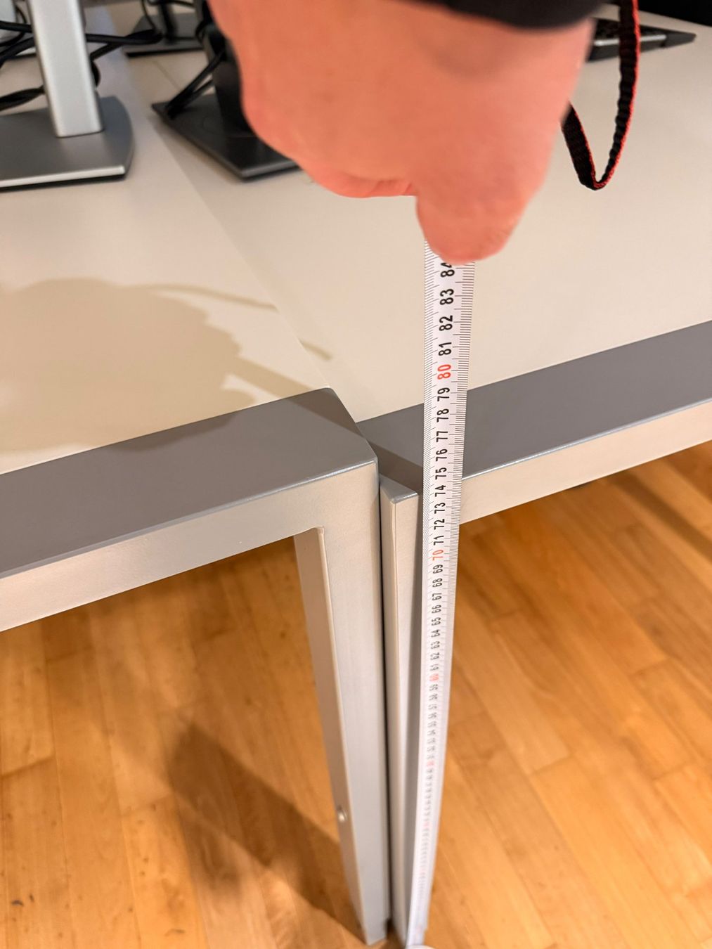 Schreibtische: Bürotische – Gebraucht aus Zürich von val_gjb5 2