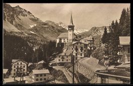 AK Arosa, Ort mit Kirche und Bergpanorama