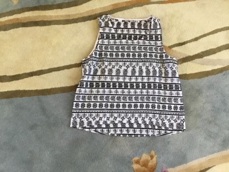 Très joli top noir et blanc RICH&ROYAL 100% coton, t. 36