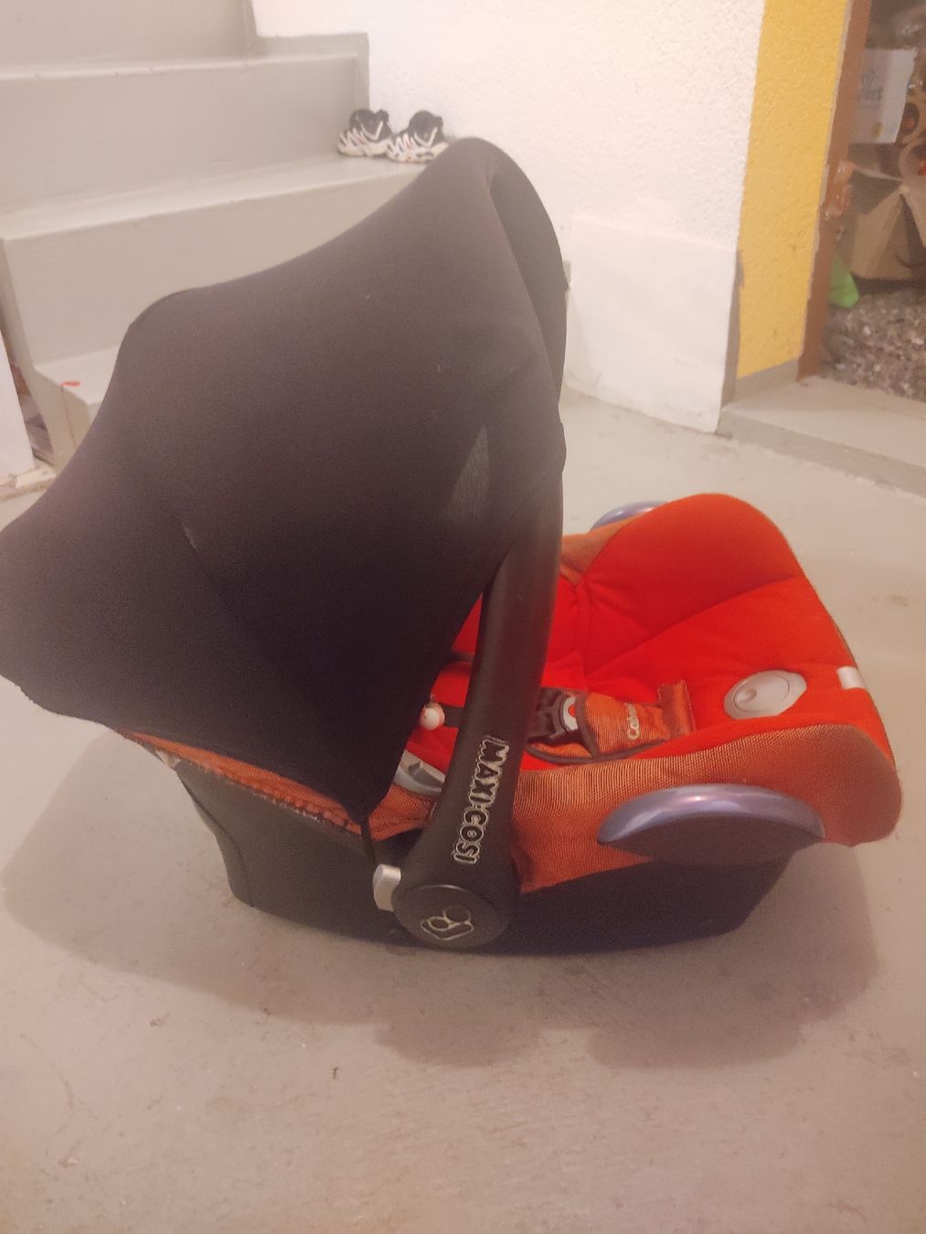 Maxi-Cosi Kinderwagen: Maci Cosi Babyschale – Gebraucht aus Altstätten SG von Rhein_Au 2