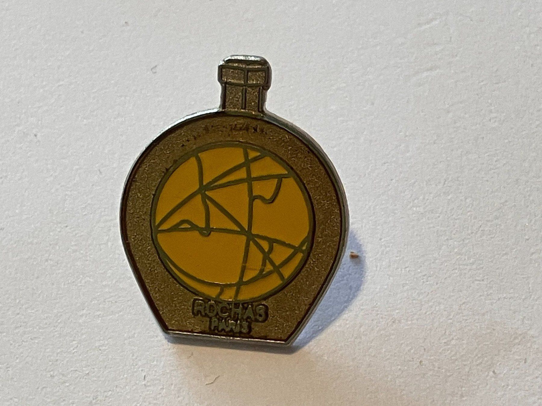 Placchette & Badge: 1 Pin Rochas Paris – Usato da Basel venduto da djwwpp