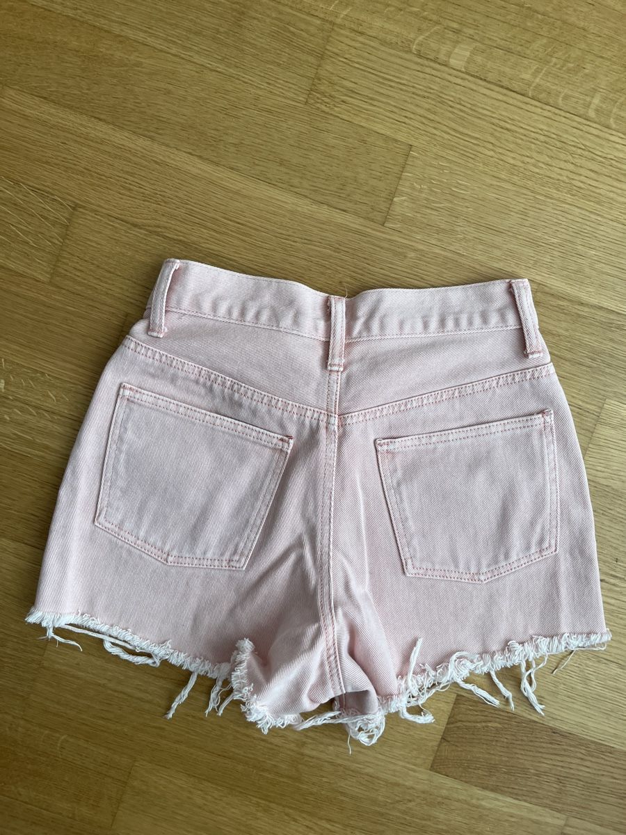Yes Or No Hosen: YESorNO Jeansshorts – Neu (gemäss Beschreibung) aus Dietikon von na_129 1