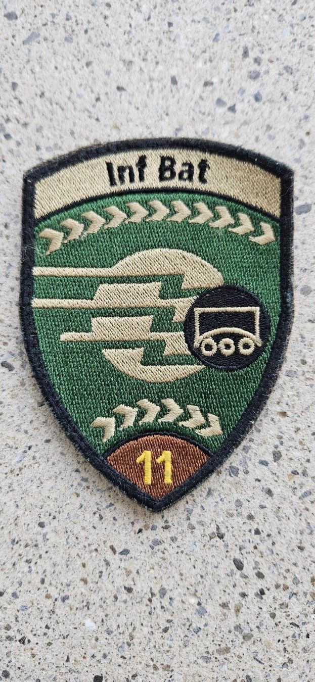 Schweizer Armee Plaketten & Abzeichen: *** Badge Infanterie mit klett *** – Neu und originalverpackt aus Riedholz von fr_sIruP