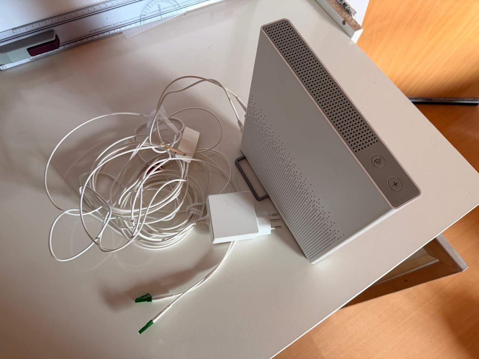 Swisscom Modems & Routeurs: Internet-Box 4 Swisscom, avec alimentation – D'occasion à Vouvry par MOPSwiss