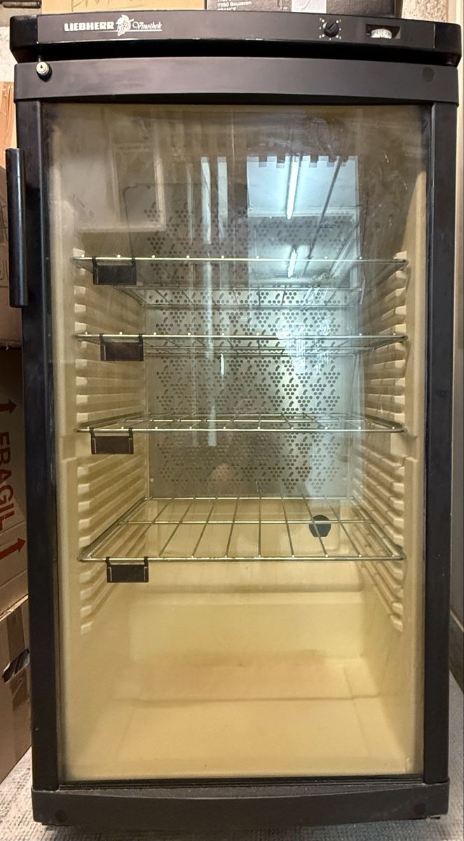 Frigoriferi: Weinkühlschrank -Wine storage refrigerator - Liebherr Vinoth – Usato da Basel venduto da azd_stn6