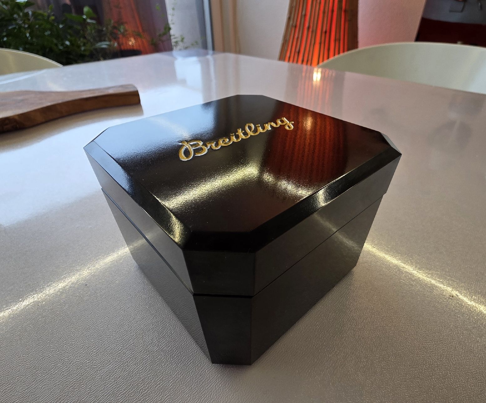 Breitling Orologi: BREITLING BAKELITE BOX SCHWARZ – Usato da Winterthur venduto da Navitimer