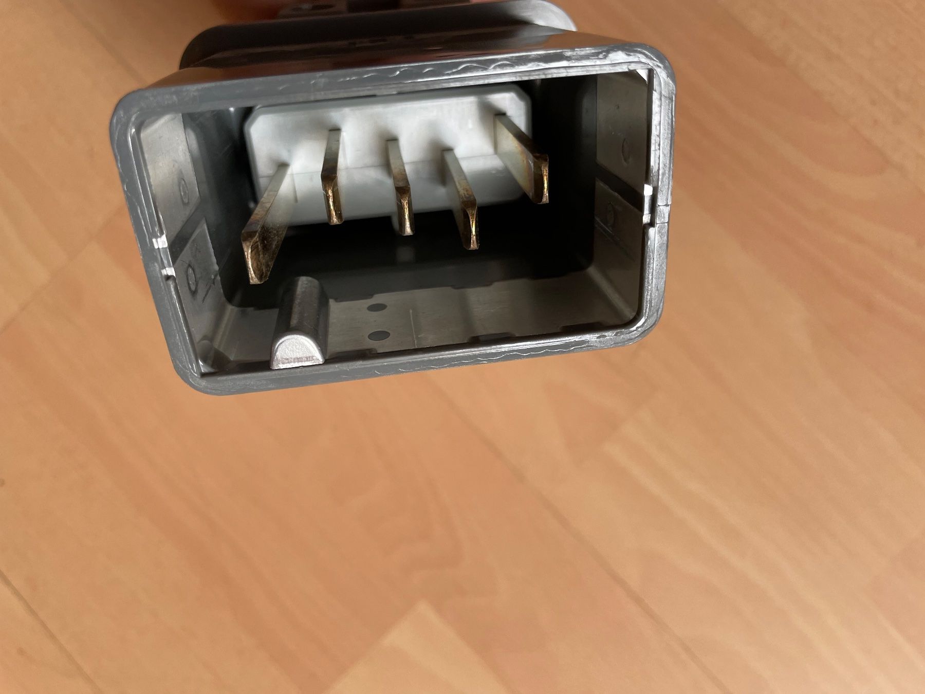Spine: Stecker J25/5 Polig   NEU ungebraucht – Usato da Huttwil venduto da Bolpa 2