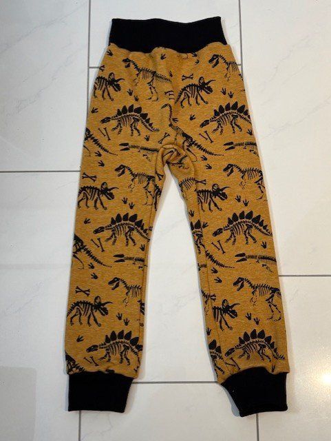 Pantaloni: Fleece Pumphose Dinosaurier Gr. 116/122 Neu – Nuovo e nell'imballaggio originale da Rietheim venduto da Nugger