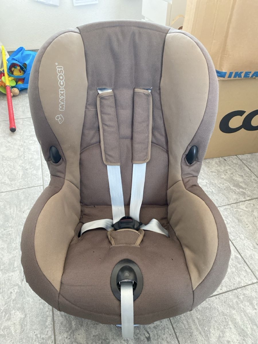 Maxi-Cosi Seggiolini per auto: Maxi-Cosi child seat, brown, with harness – Usato da Niederwil AG venduto da alex71m535