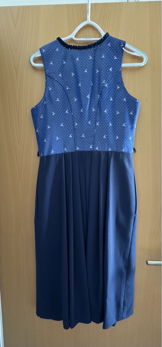 Costumi: Dirndl Gr. 40 blau – Nuovo (secondo la descrizione) da Uznach venduto da Martina191185 2