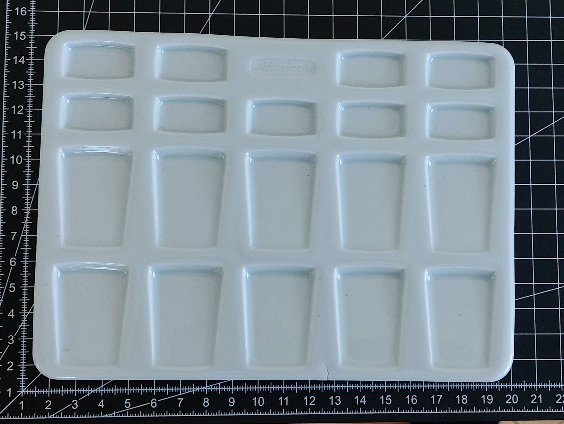 Pallets: Neue Schmincke Keramikpalette zum Farbenmischen – Nuovo (secondo la descrizione) da Meilen venduto da Verschiedenes123 1