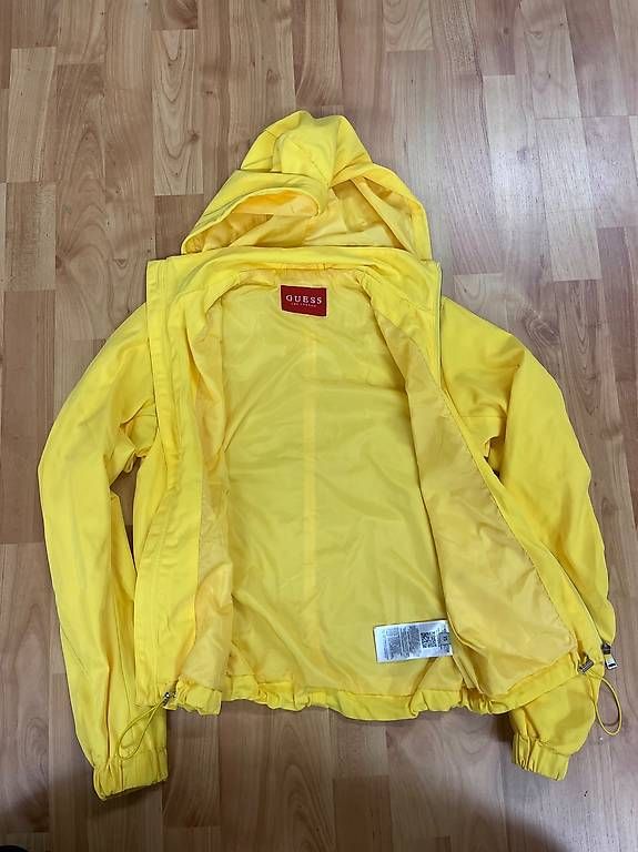 Guess Jacken: Guess Jacke Grösse XS – Gebraucht aus Hohenrain von Manuelch01 2