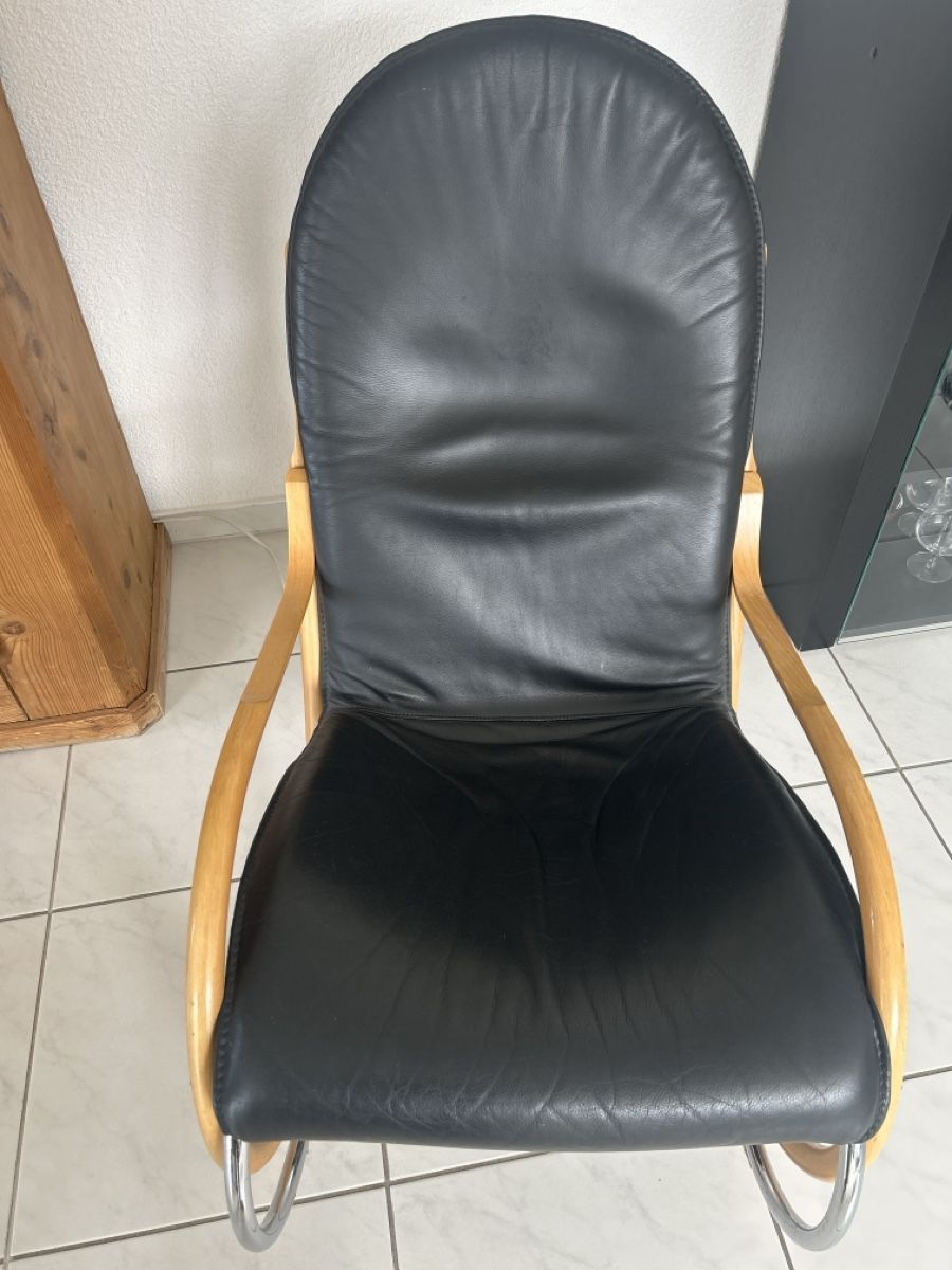 Strässle Poltrone: Original Strässle Lederschaukelstuhl – Usato da Sutz venduto da Fabiennski 2