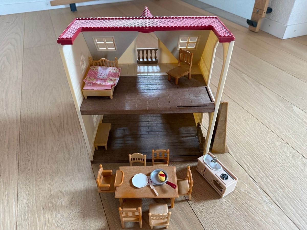 Sylvanian families Case e mobili per bambole: Sylvanian Haus mit Zubehör – Usato da Hausen am Albis venduto da Mely182 2