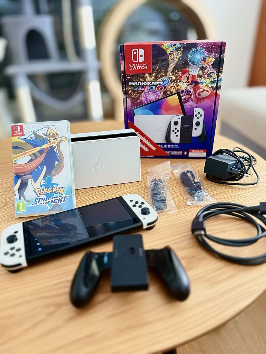 Nintendo Consoles: Nintendo Switch OLED Weiss inkl. Pokémon Schwert – Neuf (Voir description) à Basel par mar_57dc