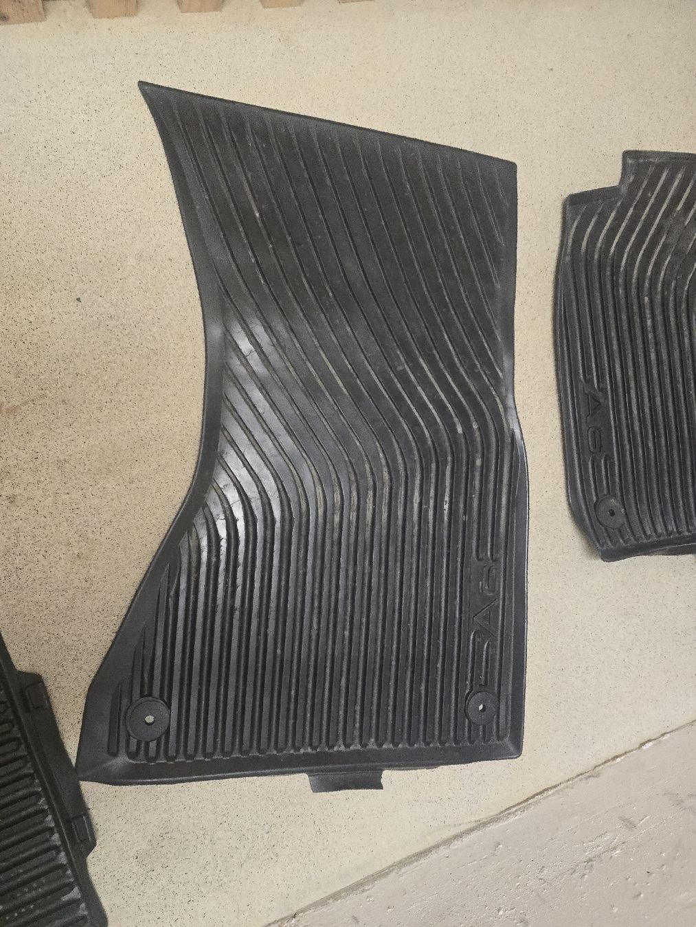 Teppiche: Fussmatten Audi a6  – Gebraucht aus Menziken von bilo.09. 3