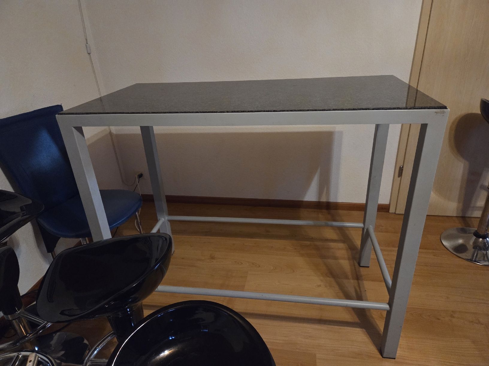 Tables: Bartisch sehr robust – D'occasion à Walkringen par Micky07
