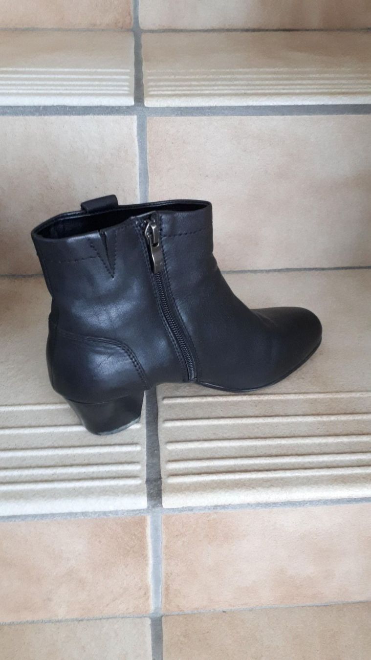 Scarpe da donna: Leder-Stiefletten – Usato da Montlingen venduto da Giardini13 2