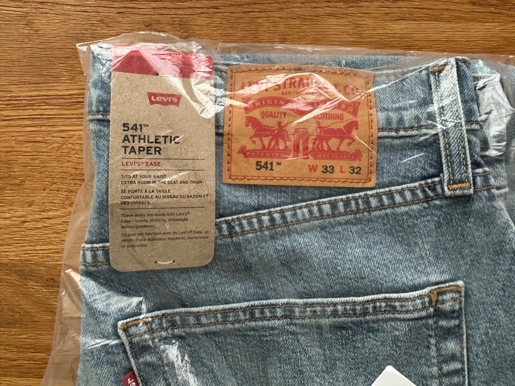 Levi's Jeans: Levi‘s 541 Friday Vibes 33/32 neu – Neu und originalverpackt aus Allschwil von Blumergg 1