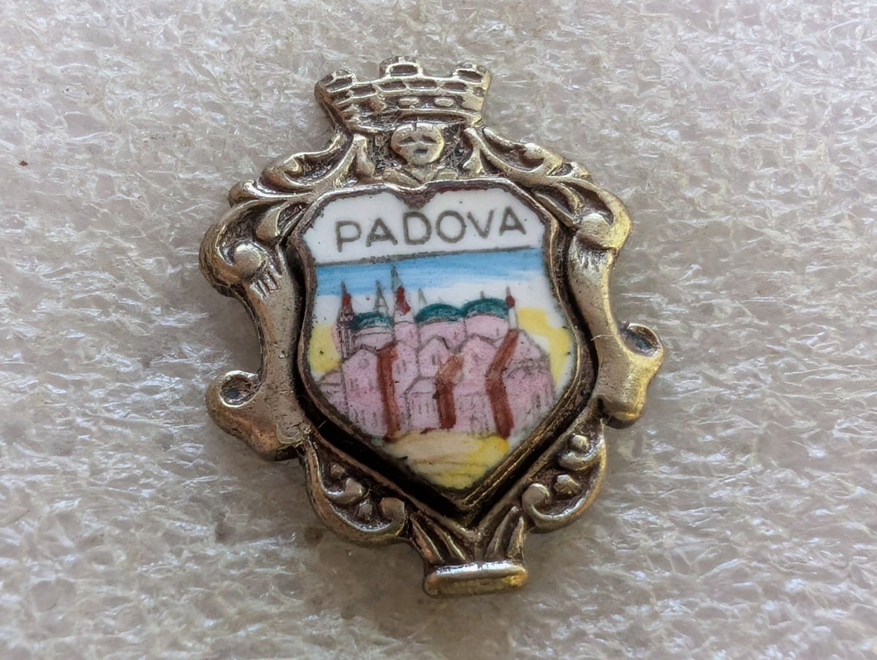 Plaketten & Abzeichen: Ansteckpin 187: Padova – Gebraucht aus Oppligen von Pin-Fall-Shop