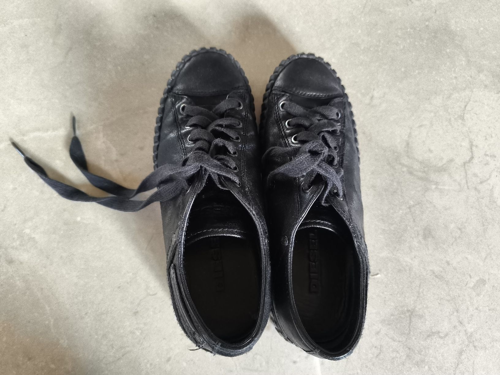 Diesel Damenschuhe: Diesel baskets cuir noir, taille 38 – Gebraucht aus Courtion von Llp02 1