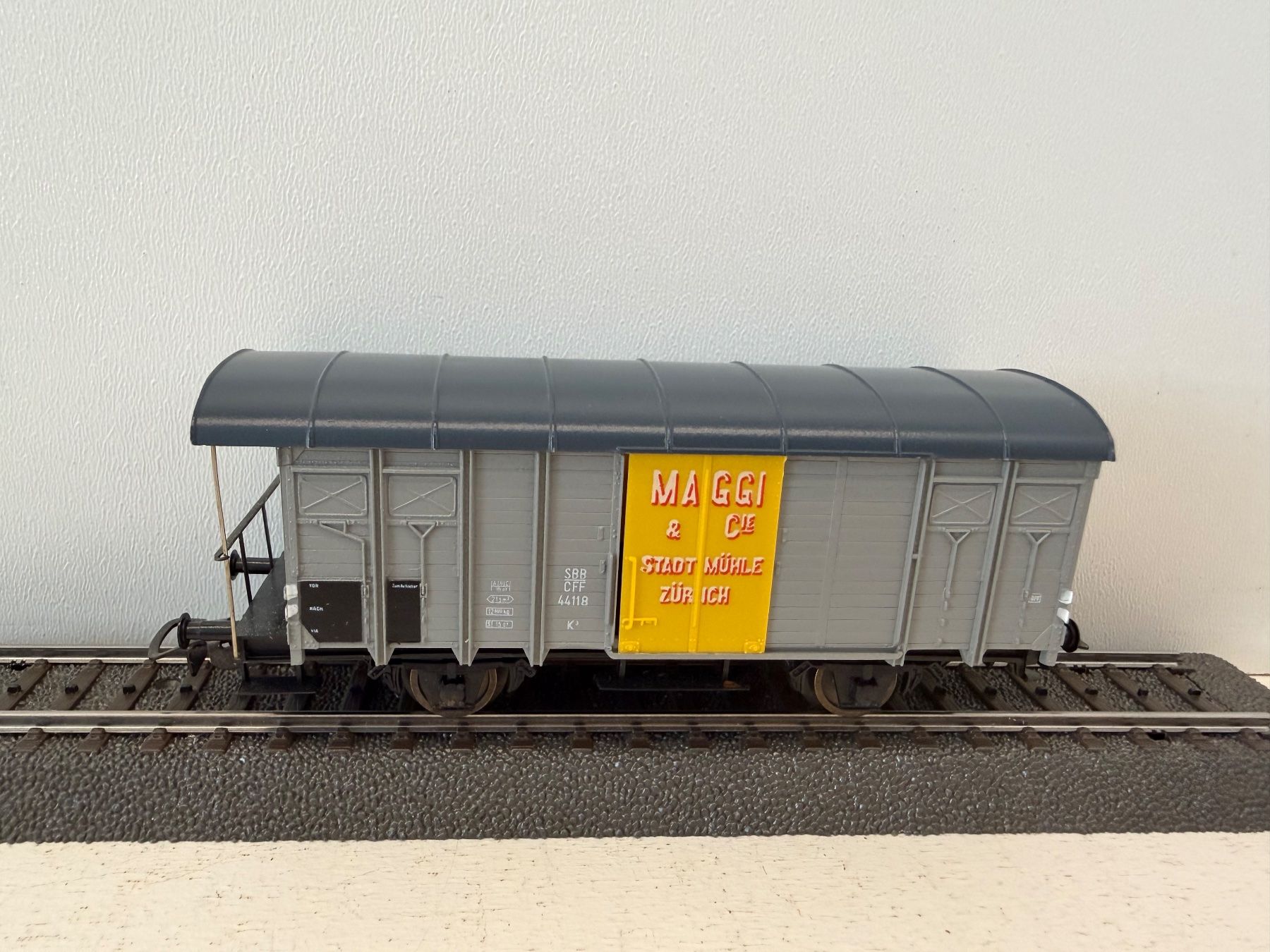 Piko Modelleisenbahnen: Piko K2 gedeckter Güterwagen Maggi – Gebraucht aus Büsserach von ModellbahnDepot 1
