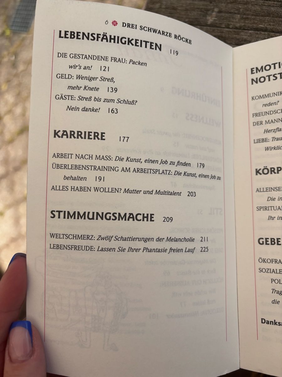 Libri: Anna Johnson - Drei schwarze Röcke - Basic Living 📖 – Usato da Hinteregg venduto da Natsuki13 3