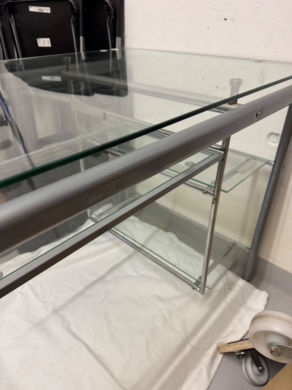 Scrivanie: Glas- Schreibtisch – Usato da Neuenegg venduto da Linka2 1