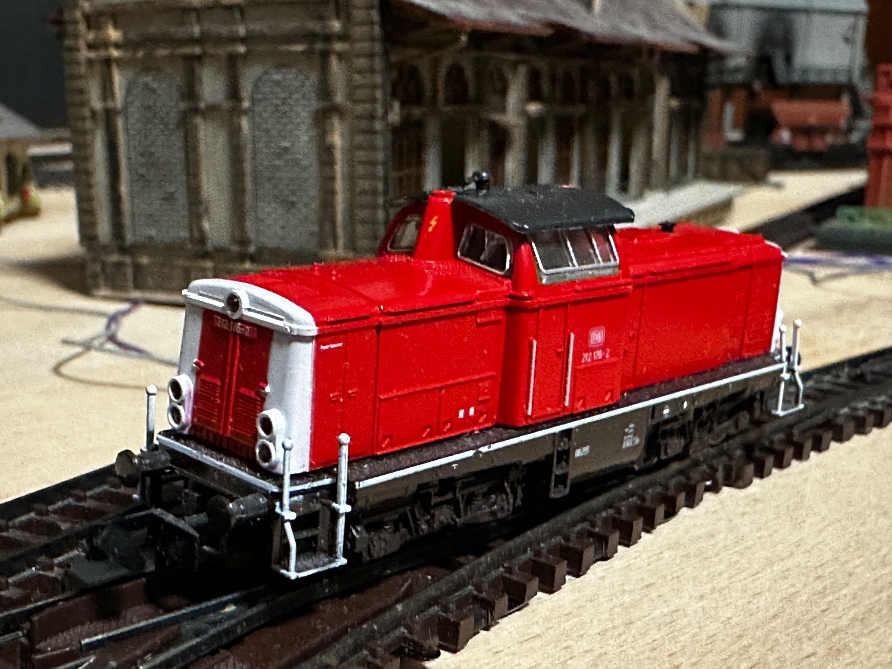 Arnold Modellini di ferrovie: Arnold-N Diesellok BR 212 176-2 – Usato da Abtwil SG venduto da Sportedelweiss 1