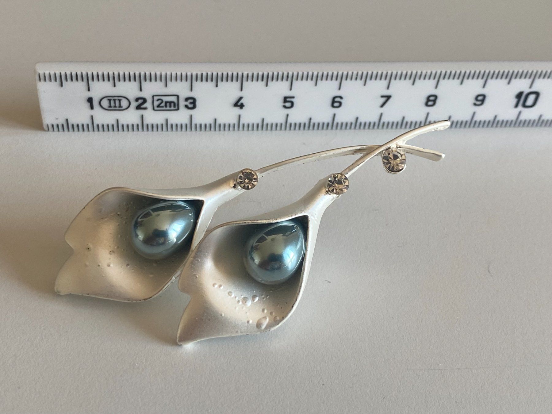 Broches & Aiguilles: NEUE Perlenbrosche, Modeschmuck – Neuf (Voir description) à Gümligen par Primeselection