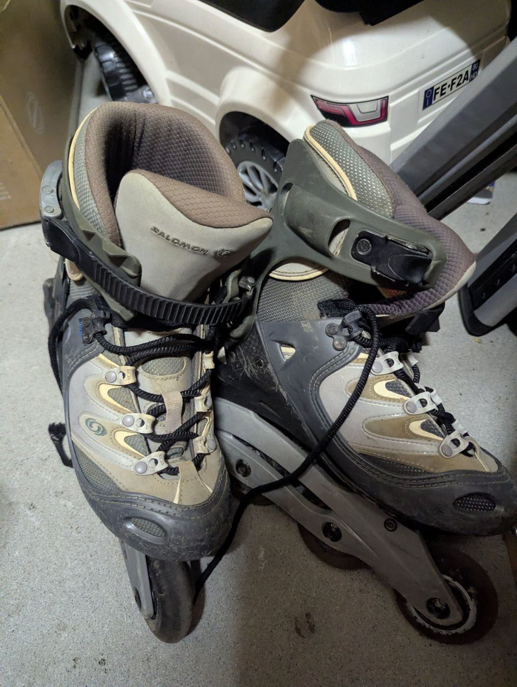 Pattini in linea & Pattini a rotelle: Rollschuhe Rollerskates Damen 38 Salomon – Usato da Bülach venduto da alex_raul