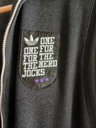 Veste Adidas  badge "One for the nerd jocks" taille M