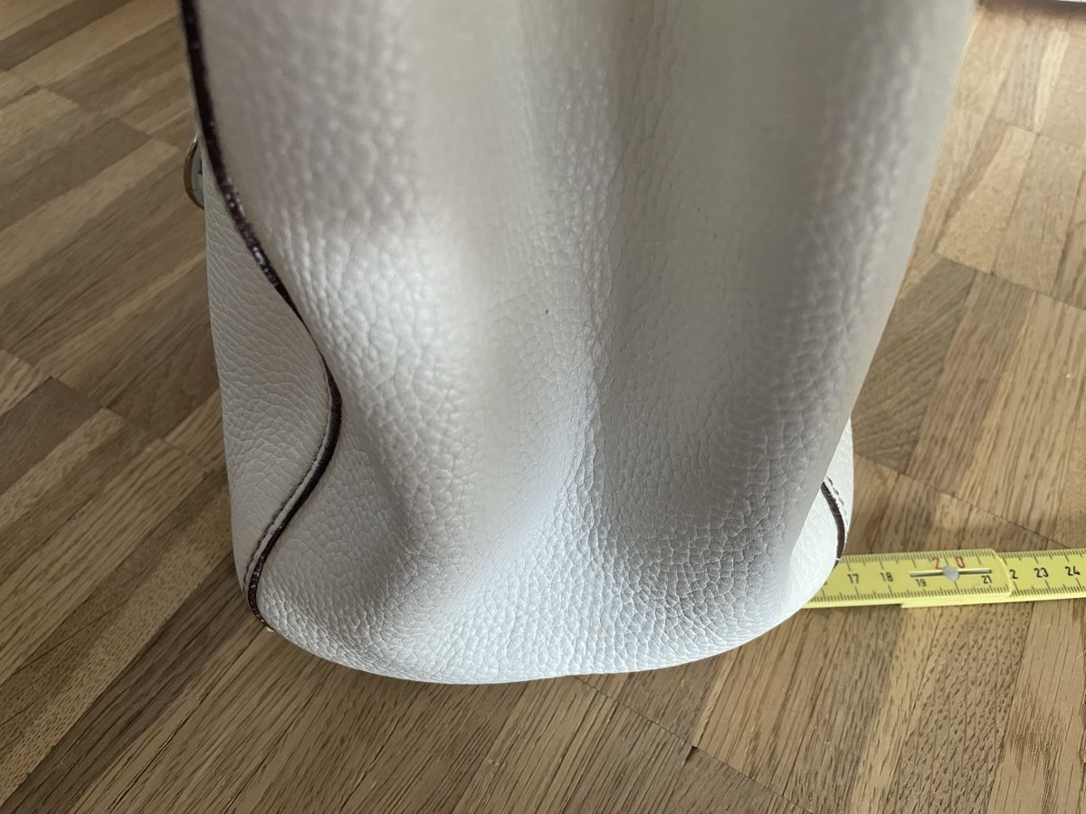 Coccinelle Borse da donna: Coccinelle Handtasche Leder in weiss – Usato da St. Moritz venduto da cri_h9tt 5