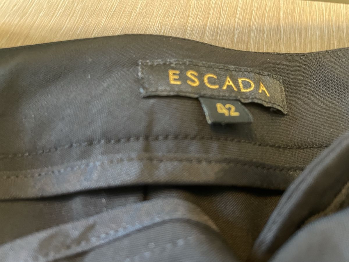 Escada Hosen: Escada Hose, Grösse 42, schwarz, neuwertig – Neu (gemäss Beschreibung) aus Bülach von Simka83 4