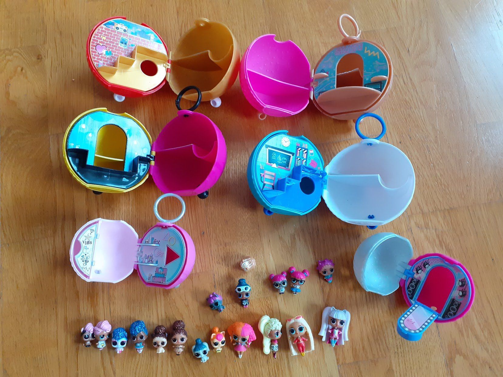 Spielzeuge: Kleine LOL – Gebraucht aus Dübendorf von Fip05