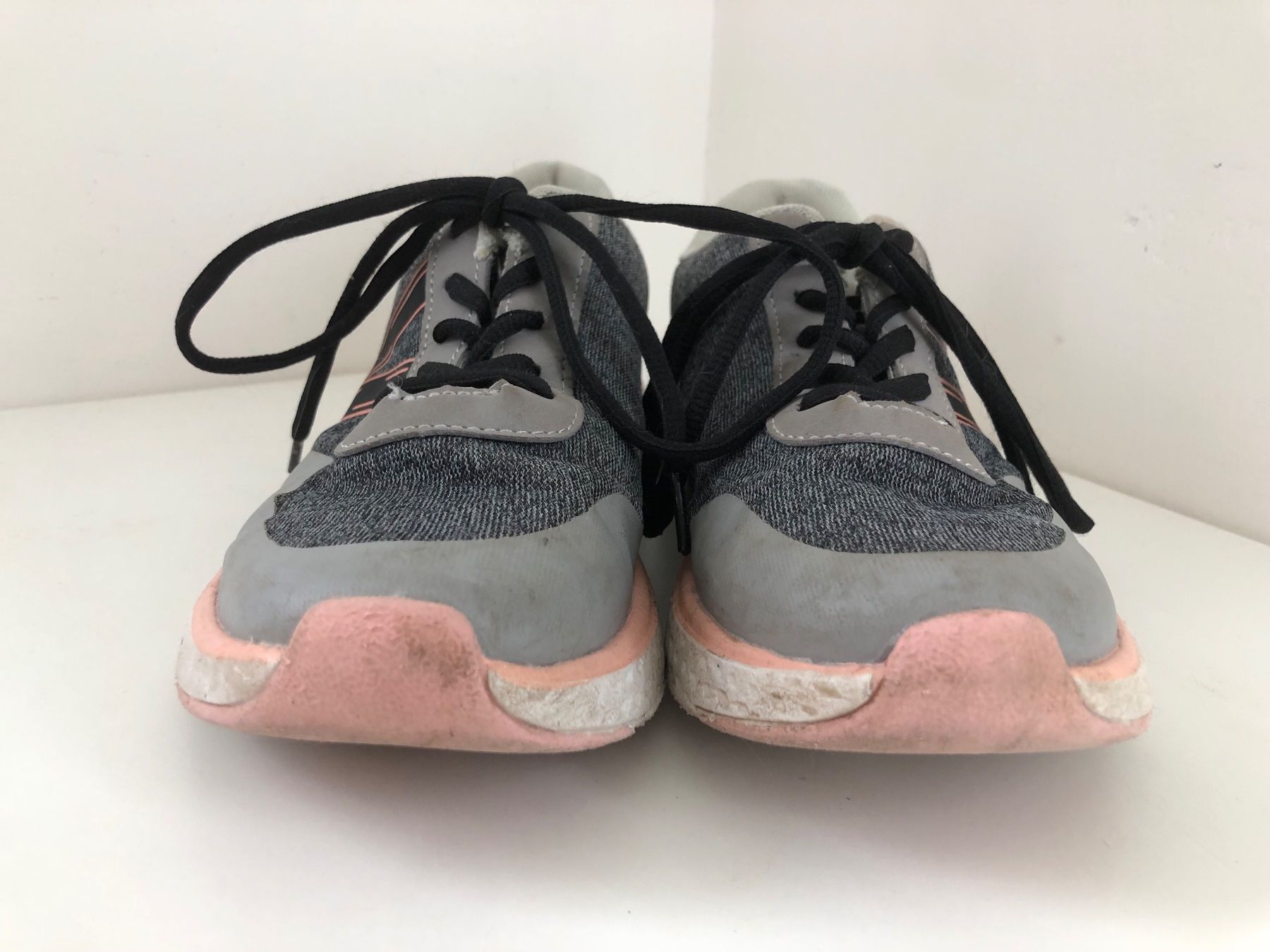 Schuhe für Mädchen: Vty Sneaker, Grösse EUR 36 – Gebraucht aus Wettingen von Chnoelleli 2