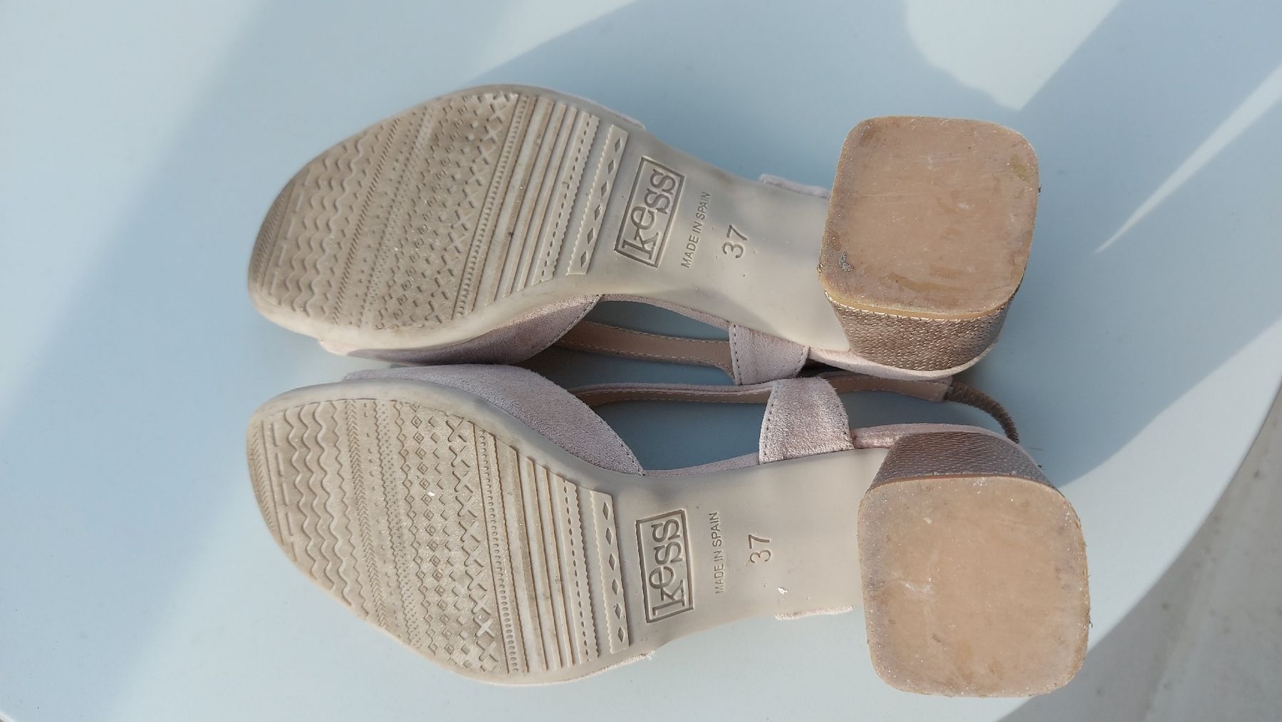 Scarpe da donna: Sandales Kess en daim beige – Usato da Sion venduto da aud_7pxl 4