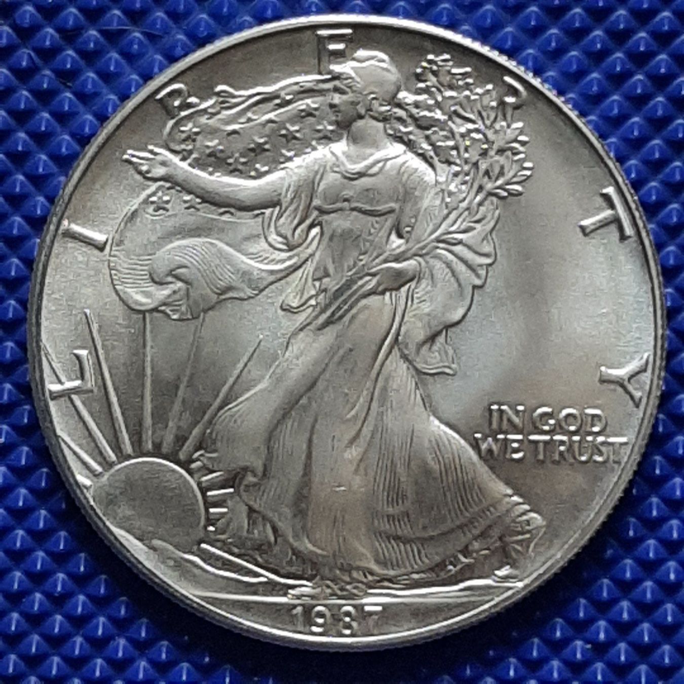 Toutes les monnaies: American Eagle 1987 1 oz Silver – Neuf (Voir description) à Carouge GE par cecob0909