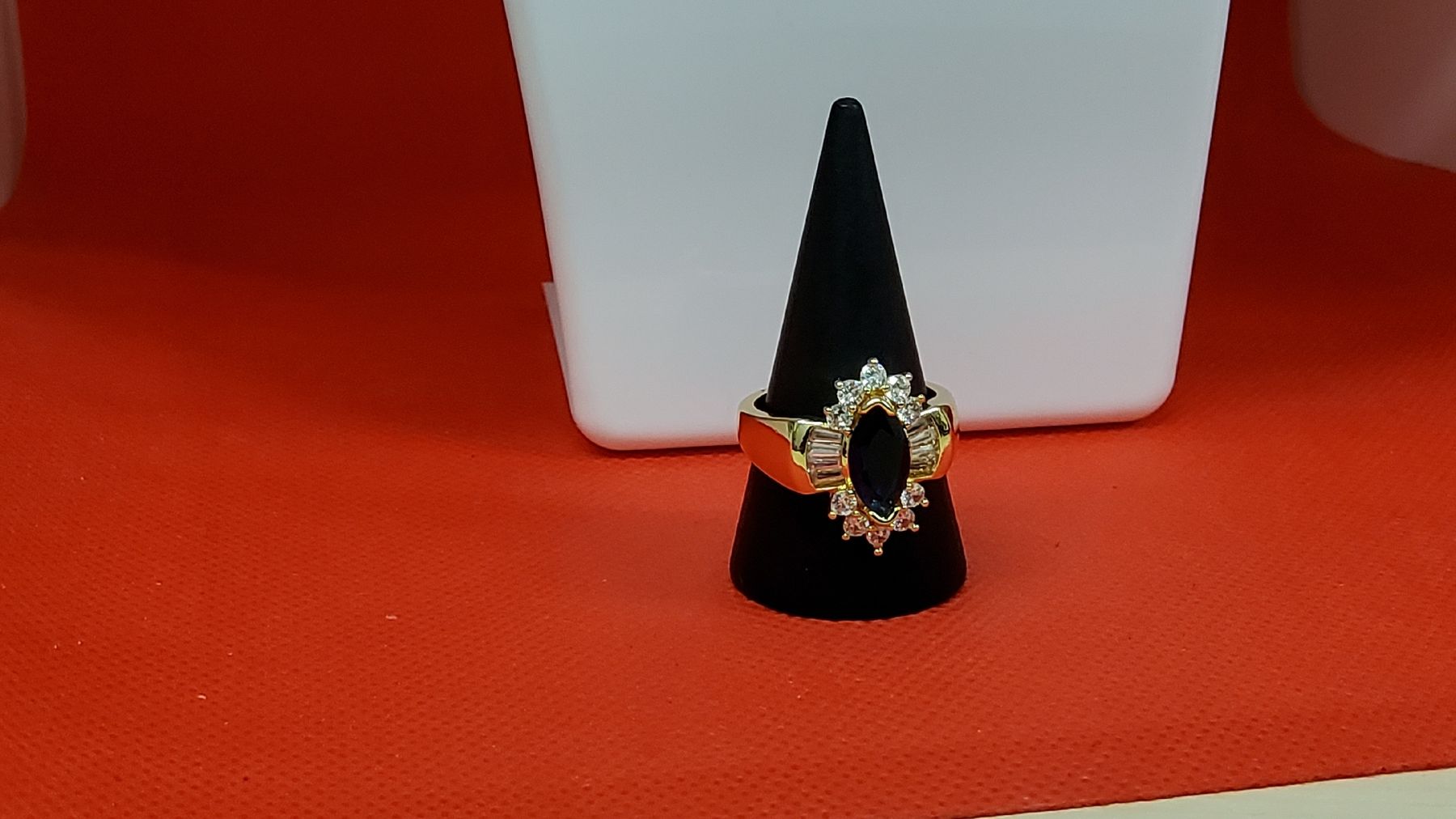 Ringe: Eleganter ring mit blauem Stein, neuwertig, Grösse 18 – Neu (gemäss Beschreibung) aus Herisau von Nluanalucas