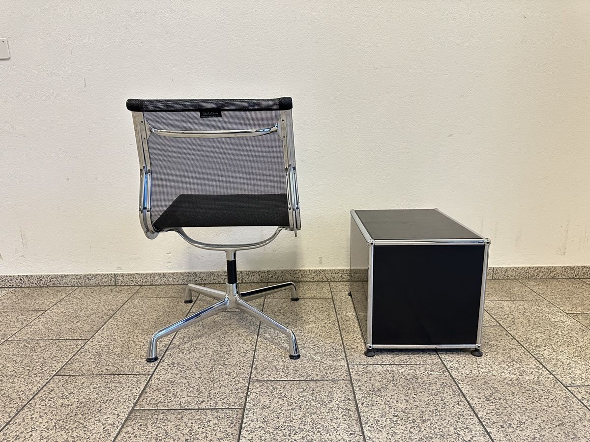 Eames Sedie: Vitra Bürostuhl Eames EA 107 Netz – Usato da Grenchen venduto da Design-Outlet 1