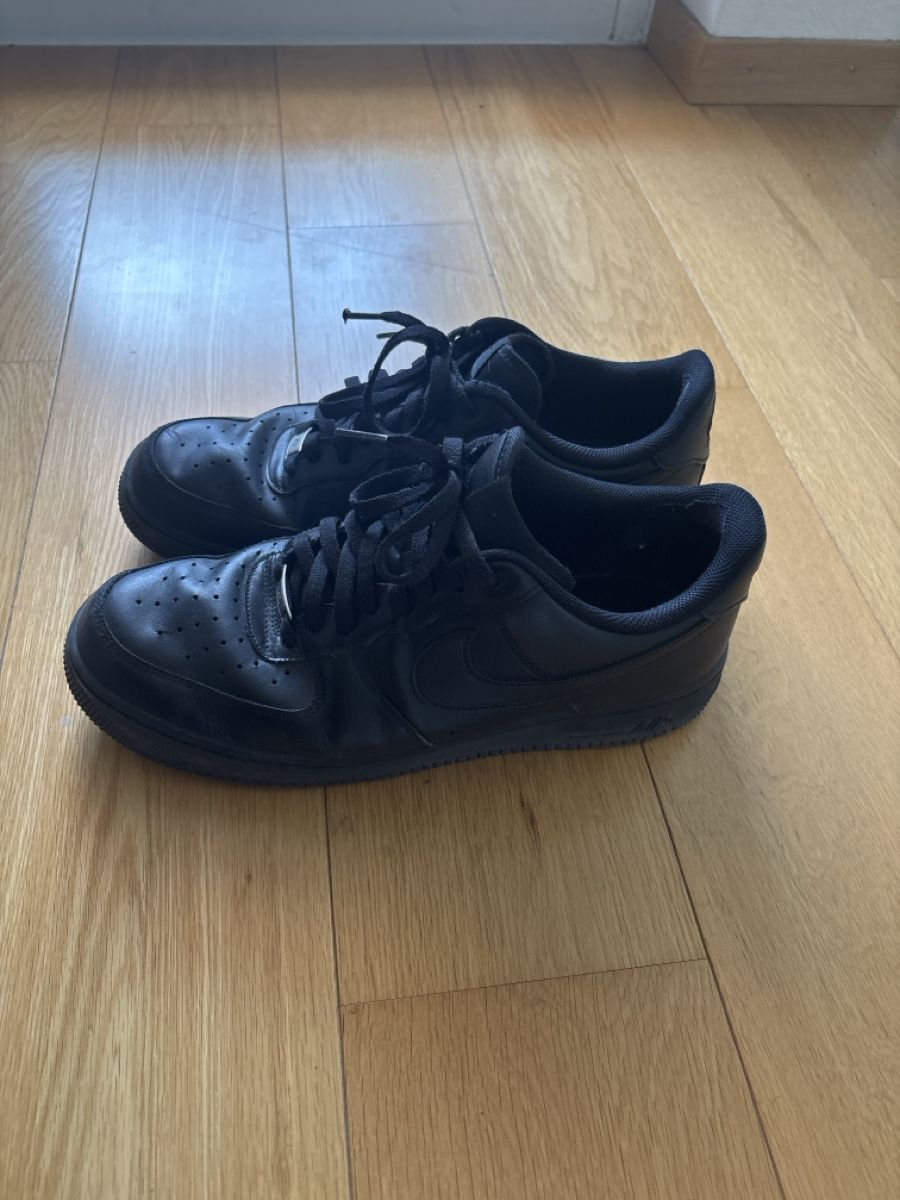 Scarpe da uomo: Air Force Schwarz Größe 47 – Usato da Effretikon venduto da StoneIsland8604