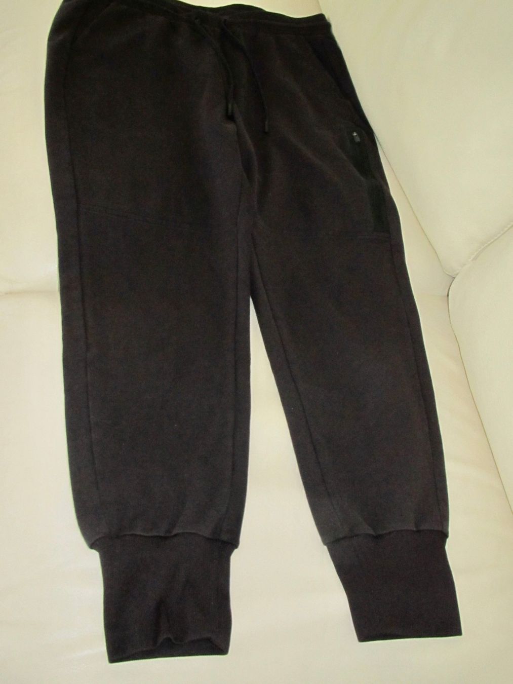 H&M Pantaloni: PANTALON DE SPORT OU INTERIEUR – Usato da Murten venduto da Selliot