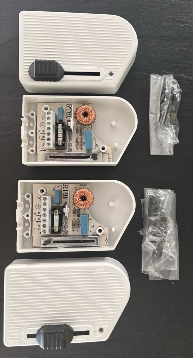 Interruttori: 2x Halogen Bodenregler/Dimmer Relco RT81 60-300W – Usato da Pfäffikon ZH venduto da dividis
