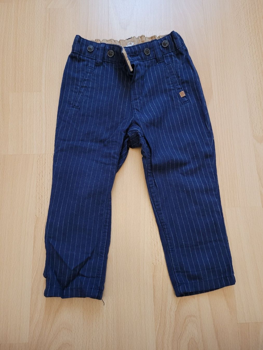 H&M Pantalons: Hose gr. 74 – D'occasion à Inwil par Flower2325